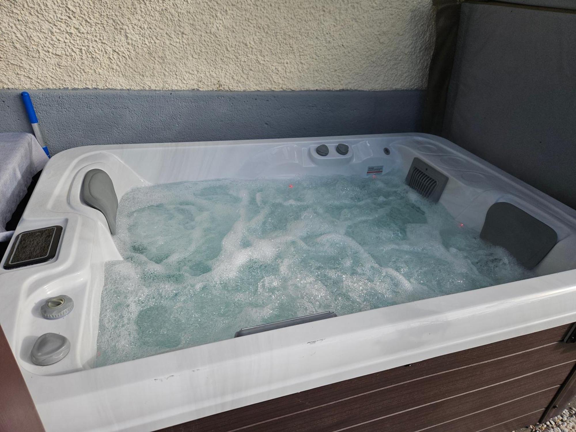 Premium Apartment Mit Privatem Whirlpool, Sauna, Garten Sankt Martin am Grimming Exterior foto